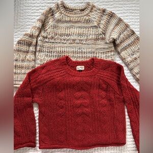 **LIKE NEW** Universal Threads cropped Sweaters